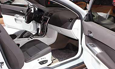 http://www.reno.ro/poze/maias2006/C30/l_Volvo_C30_32.jpg