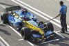 Fernando_Alonso_-_coche_Renault_R25_4.jpg